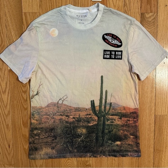 GUESS Men's Desert Sunset Cotton T-Shirt NWT embroidered patches logo Sz L - Picture 2 of 8